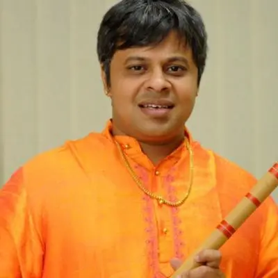 Shashank Subramanyam is a bamboo flute player from India.