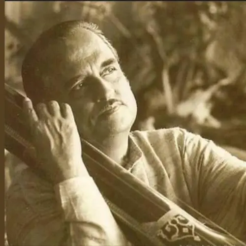 Shri Dinkar Kaikini was a vocal artist.