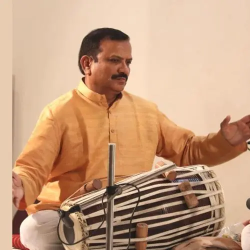 Akhilesh Gundecha is an accomplished pakhawaj artist who received his foundational training under Pandit Shrikant Mishra and Raja Chhatrapati Singh.
