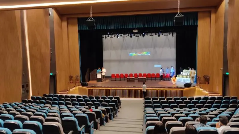 NMKRV-Mangala-Mantapa-Auditorium